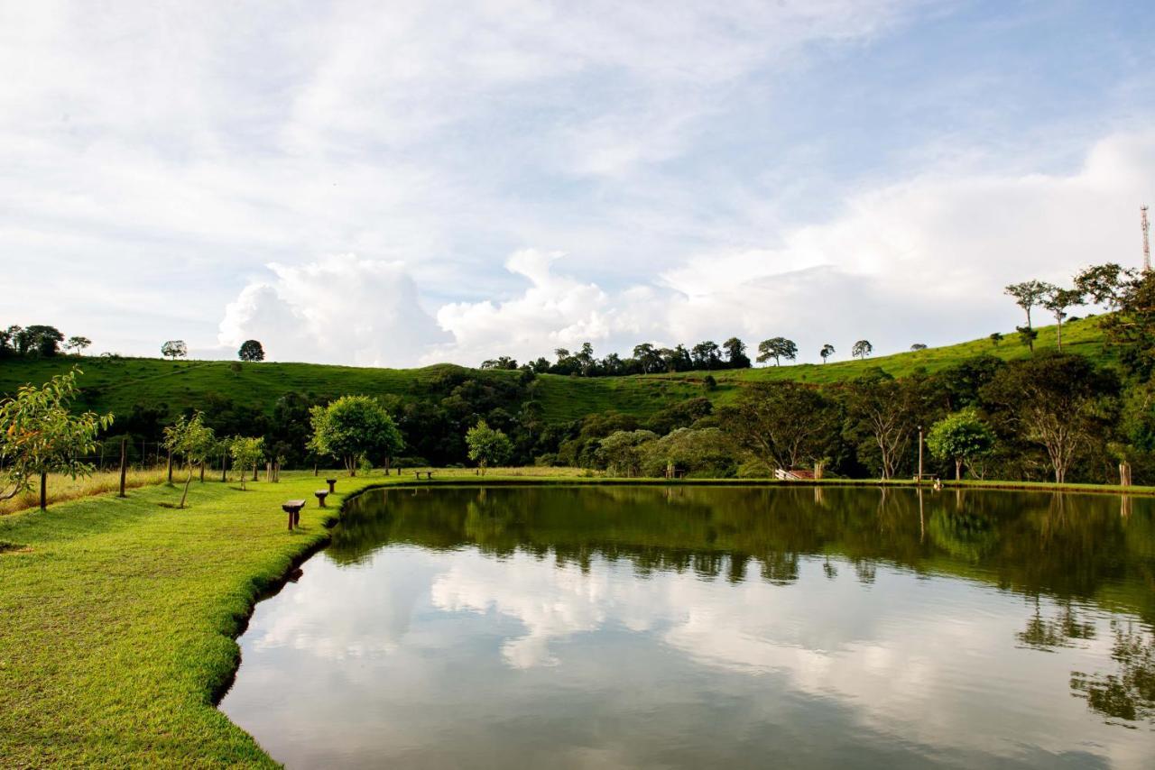 Hotel Fazenda Vale Da Cachoeira Серра-Негра Екстер'єр фото